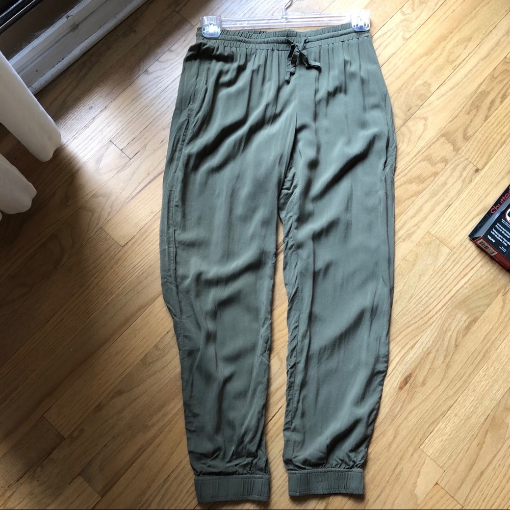 Green light jogger pants